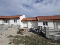 Eladó ikerház Szada Csak garázzsal érintkező házak