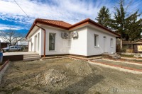 Eladó ikerház Bag Bag frekventált részén