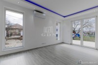 Eladó ikerház Bag Bag frekventált részén